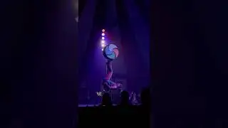 Foot juggler by Helen Wonjila