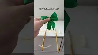 How to tie a Christmas bow. #wrapping #christmasbow#holidays #LifeHack #livehack #DIY