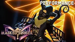 Bee sings &ldquo;Chandelier&rdquo; by Sia | THE MASKED SINGER | SEASON 1