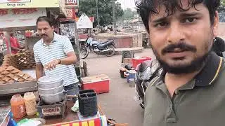 English Man selling momos. chatori Gali Lucknow.. viral momos wale #momos #recipe #lucknow 