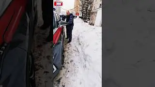🛑Нарушение персонала Росгвардии Стоянка на тротуаре без включения маяков создающая помехи пешеходам😡