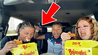 ВЫСЫПАЮ ЦЕЛУЮ БУТЫЛКУ «СОЛИ-ПРИДЫ» НА ЕДУ МОИХ РОДИТЕЛЕЙ!! (БЕЗУМИЕ)