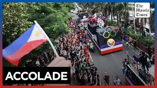 Filipino Olympians hold parade as crowd cheers