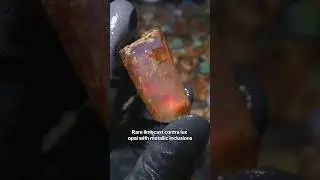 Limbcast contra luz opal with metallic inclusions &hellip; what doesn&rsquo;t this opal have? 😮&zwj;💨🫶#opals