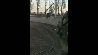 Chechen Volunteers Don't Back Down To Russian Soldiers