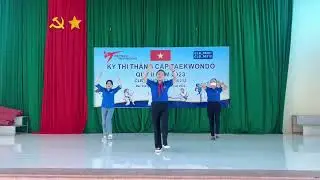 Thiếu nhi l&agrave;m theo lời B&aacute;c