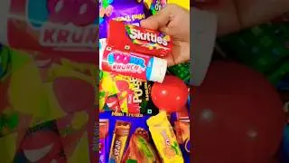 Boomer bubble gum 🍭 Skittles candy 🍬 chewing gum #crazyeattime #bubblegum #skittles #shorts