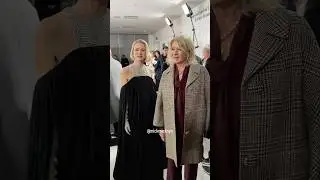 Марта Стюарт и Наоми Уоттс в роли Джеки Кеннеди на красной дорожке фильма &laquo;Американская история л...