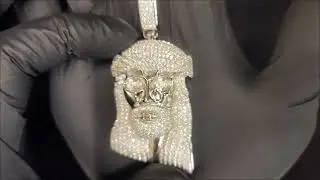 GUU SHOP 925S & VVS MOISSANITE JESUS PENDANT IN WHITE GOLD Jewelry Review