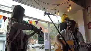 Elizabeth & Jameson. At Mojos Music Cafe Scarborough. Saturday 7th September 2024. 3pm/