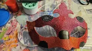 Creating a DIY miraculous ladybug, ladybug, mask (diamond time stages)