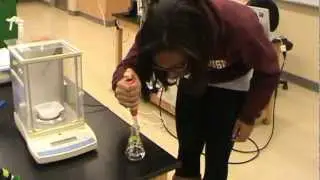 Micropipette usage, P20 demo by a Spelman student