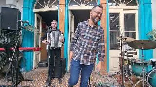 Pablito Moraga e Inti Gonz&aacute;lez, disfrutando y compartiendo su talento y amor por la m&uacute;sica.