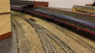 Hornby GNER Mk4 coaches with Keen Systems couplings- first test run.
