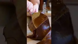 Candy apples, Fudge, and friends in Fudge Factory, Clifton Hill, Niagara Falls.  #fudgerecipe