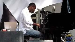 Dado Trist&atilde;o (SAND&Aacute;LIA DE PRATA) [Piano na Pra&ccedil;a] (11/2011) 7