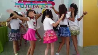Baile sopa de caracol a las madres