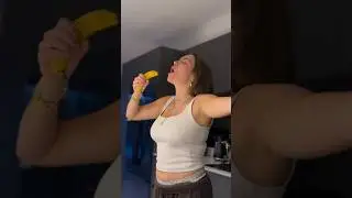 Выступление Элли Шерлок на банановой кухне 😂 #шорты