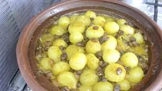 طريقة عمل طاجين اللحم بالبصلة الصغيرة  و الزبيب  من اروع الطواجن المغربية
