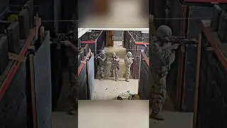 Американские солдаты отрабатывают стрельбу в БЛИЖНЕМ БОЮ!