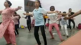 Bharatnatyam basic steps by students #trendingsong #viral #youtube #basic #classicaldance 