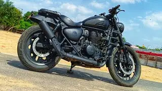 Модифицированный Meteor 350 с установкой боковых зеркал Stealth Max на руль.