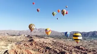 Hot air balloons paint the skies over Zhangye's danxia landforms