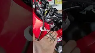 Como colocar number plate na CRF 250f