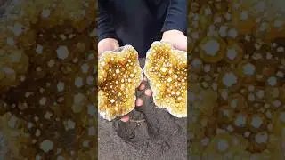 GOLD IN RIVER ⚒️💰💸#golddiscovery #goldmining #findinggold
