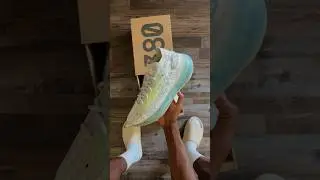 AMAZING BLUE ALIEN ADIDAS YEEZY 380 UNBOXING! 👽 #shorts #yeezy #adidas #sneakers #380 #unboxing