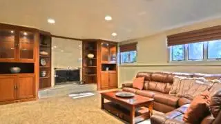 17 Beaumont Dr., Melville, NY 11747