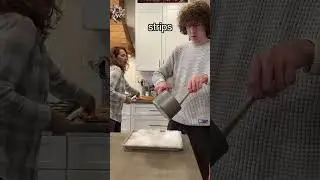 MAKING MAPLE SYRUP SNOW CANDY #shorts
