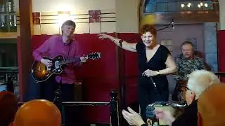 Kat Baloun , Juttutupa , Helsinki , 23.11.2024