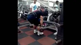 Kaizzad Sir rowing a pair of 140s.