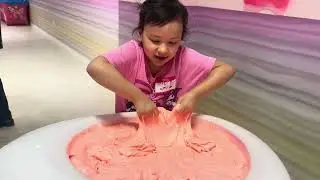 Sloomoo institute. Slime  museum in NYC