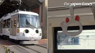 &lsquo;Kofuku no Manekineko&rsquo; cat tram on Japan&rsquo;s Tokyu Setagaya Line