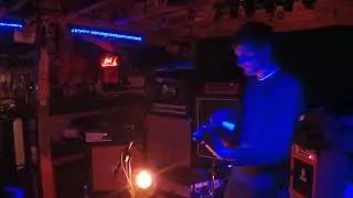 Throw Me Off The Bridge @ Urgence Disk le 10-11-2017