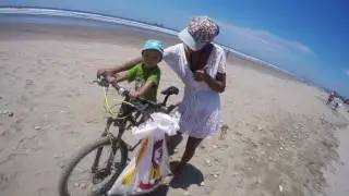 Keiko Ecuador: Manabi Cleanup