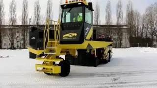 ACM &ndash; Automotive Container Mover used for handling containers