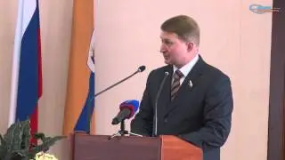 2012 08 23 Алексей Канаев вручает благодарственное письмо