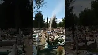 Fen&ocirc;meno estranho aparece no meio do cemit&eacute;rio