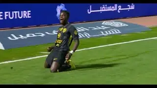 ROGER FERNANDES DIVING HEADER 🌟 vs NEOM SC