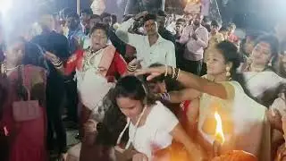 आमच्या गावात श्री तुळजाभवानी देवीची आरती घेतल्यावर सर्व माताभगिनी आणि आराधी यांच्या अंगात वारं.#vlog