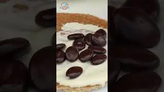 Come bake STROOPWAFELS with us! || Amsterdam! Good Cookies