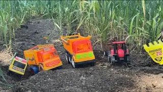 लहान ट्रक, मोठं काम! 🚛मातीवर धमाका Toy Construction Army ऑन ड्युटी! 🚜खेळण्यातली JCB & Truck मस्ती