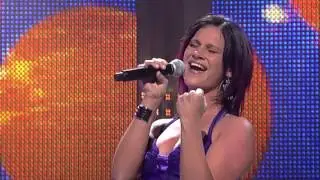 Ellen singing 