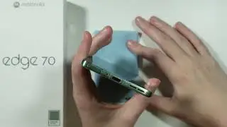 Motorola Edge 70: как очистить порт зарядки/USB-порт с помощью бытовых средств