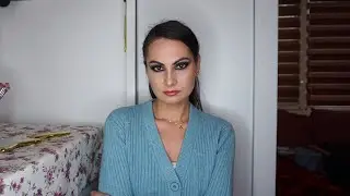 60's Inspired Makeup Look with Blue Blood Palette