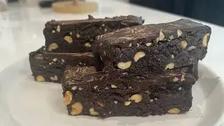 Snickers Protein Bar - Absolutely Delicious and No Sugar, No Bake