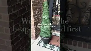 DIY Tomato Cage Christmas Trees for Porch Decor #christmasdiy